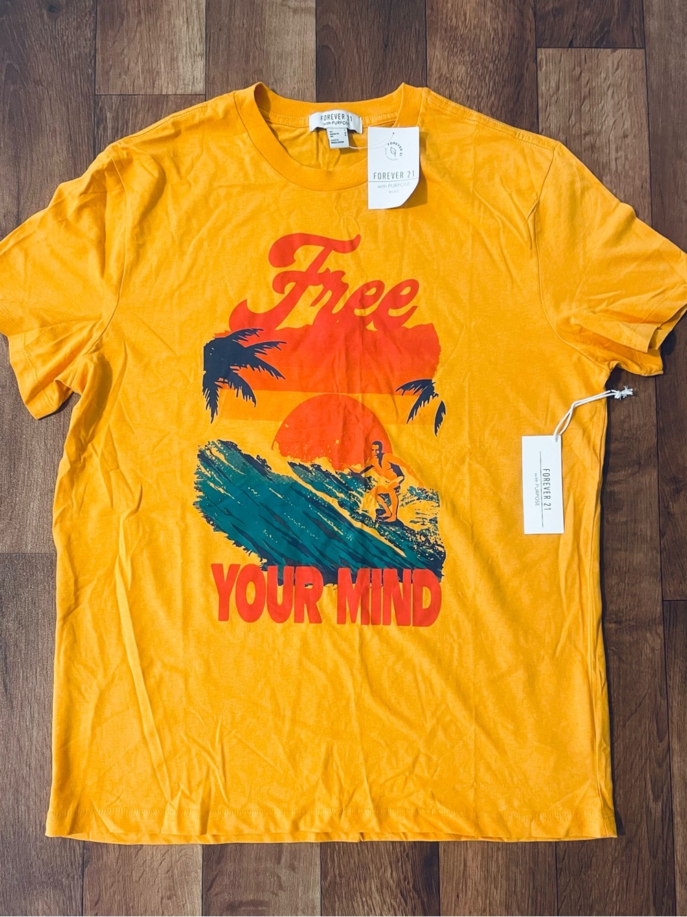 Forever 21 Men's Yellow Graphic 'Free Your Mind' Surf Tee